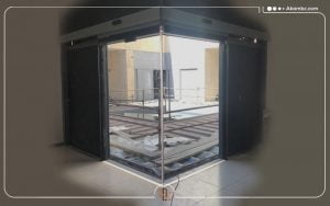 درب شیشه ای مثلثی