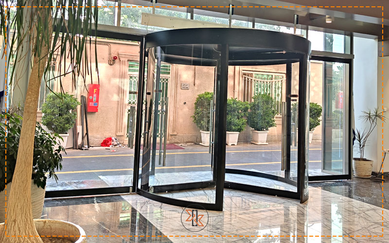 درب های گردان