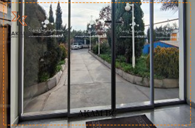 تمیز کردن درب شیشه ای